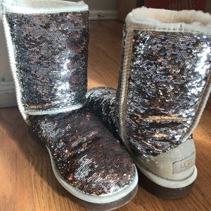 Ugg Australia Womens Classic Short Boots Sequin